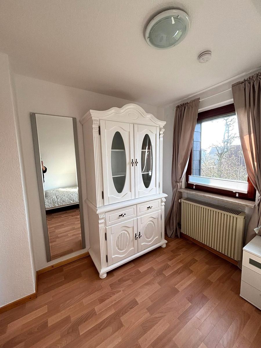 Kleines Einzel-Schlafzimmer 3; OG