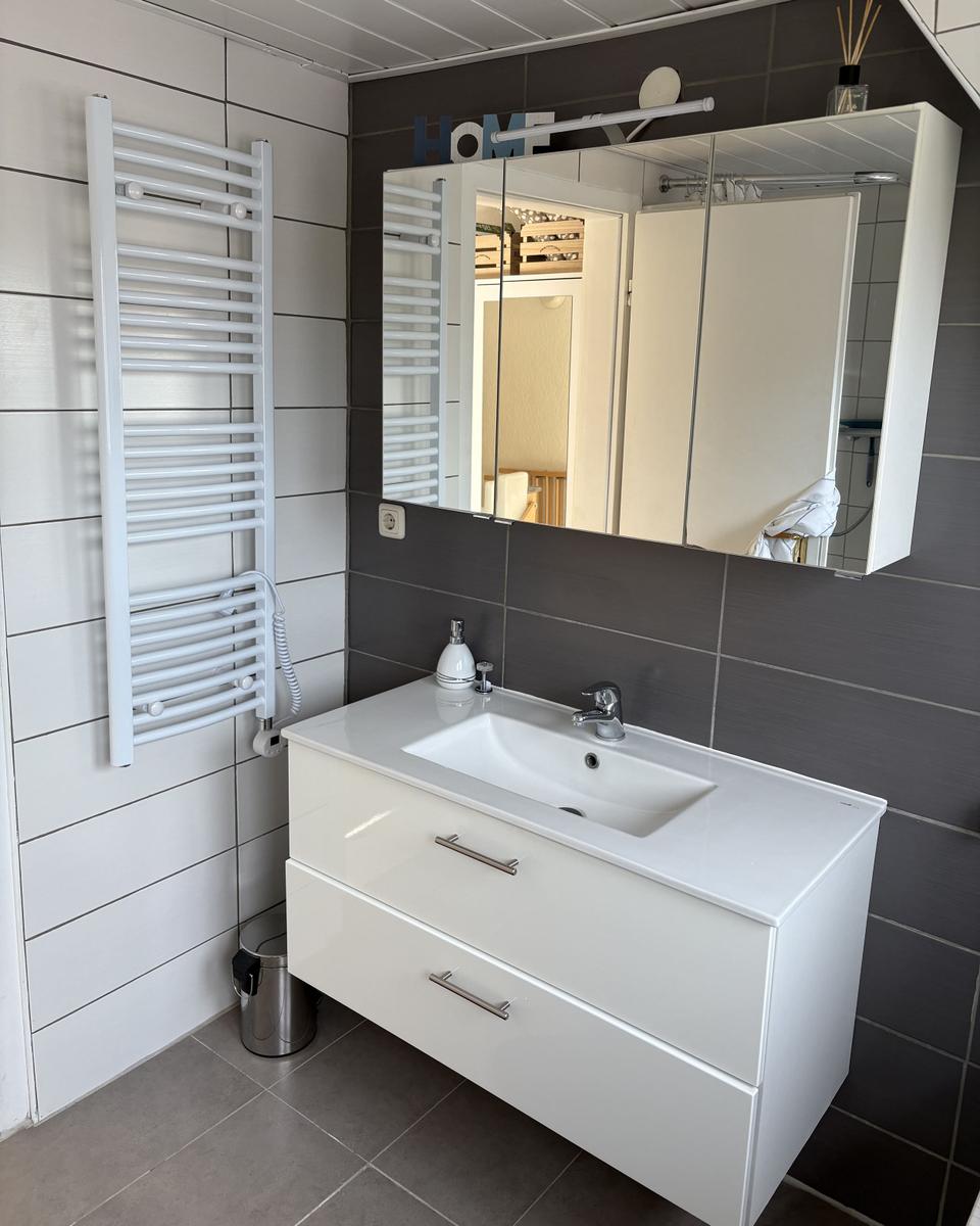 Bad OG/Handtuchheizung...