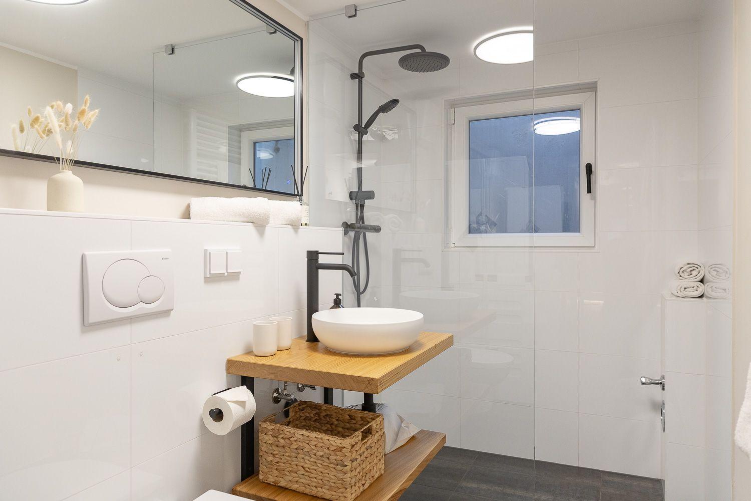 Duschbad mit WC und Fubodenheizung