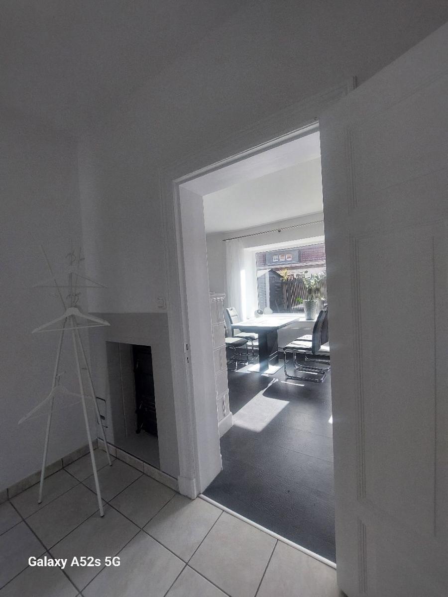 Blick vom Flur ins Wohnzimmer