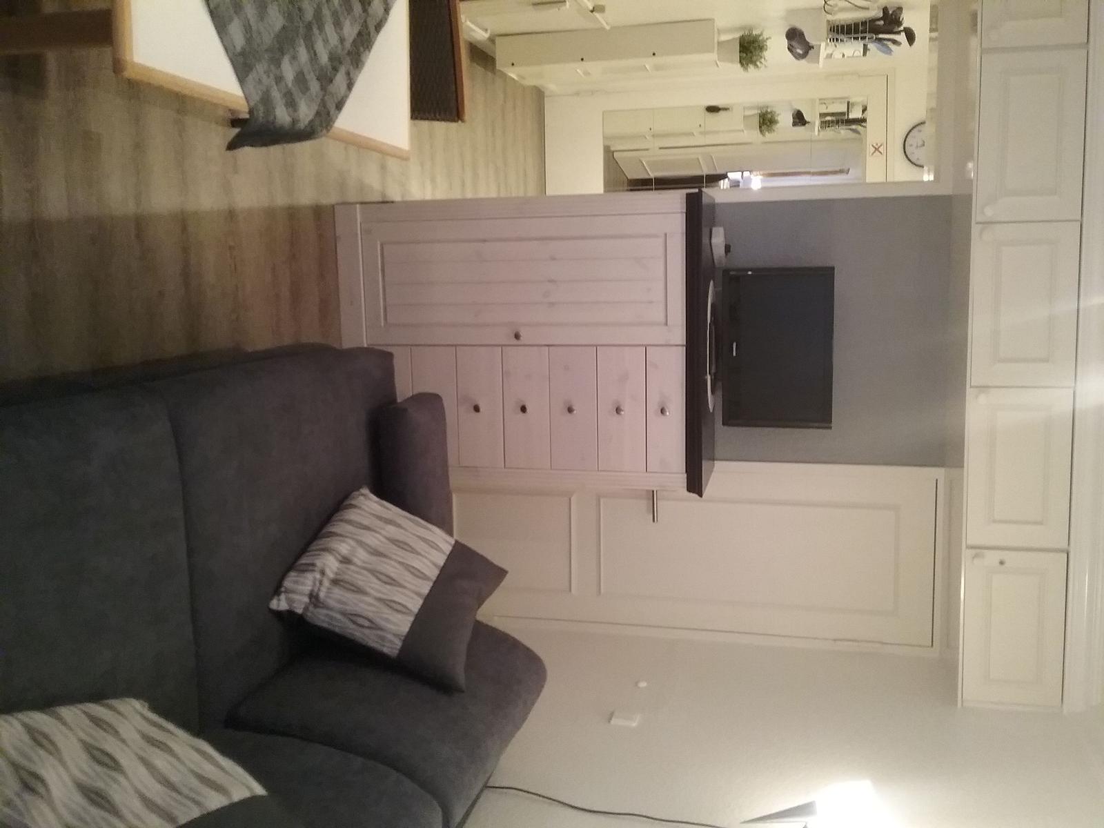 Wohn-Schlafraum mit Boxspringcouch