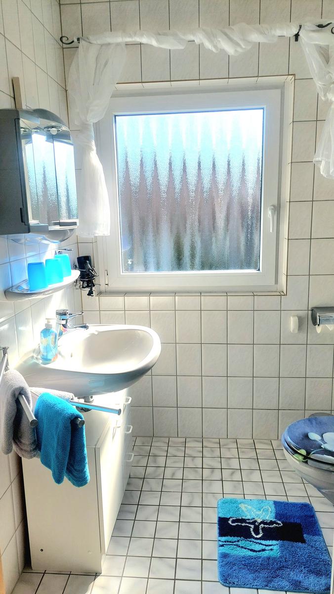 Badezimmer mit Dusche