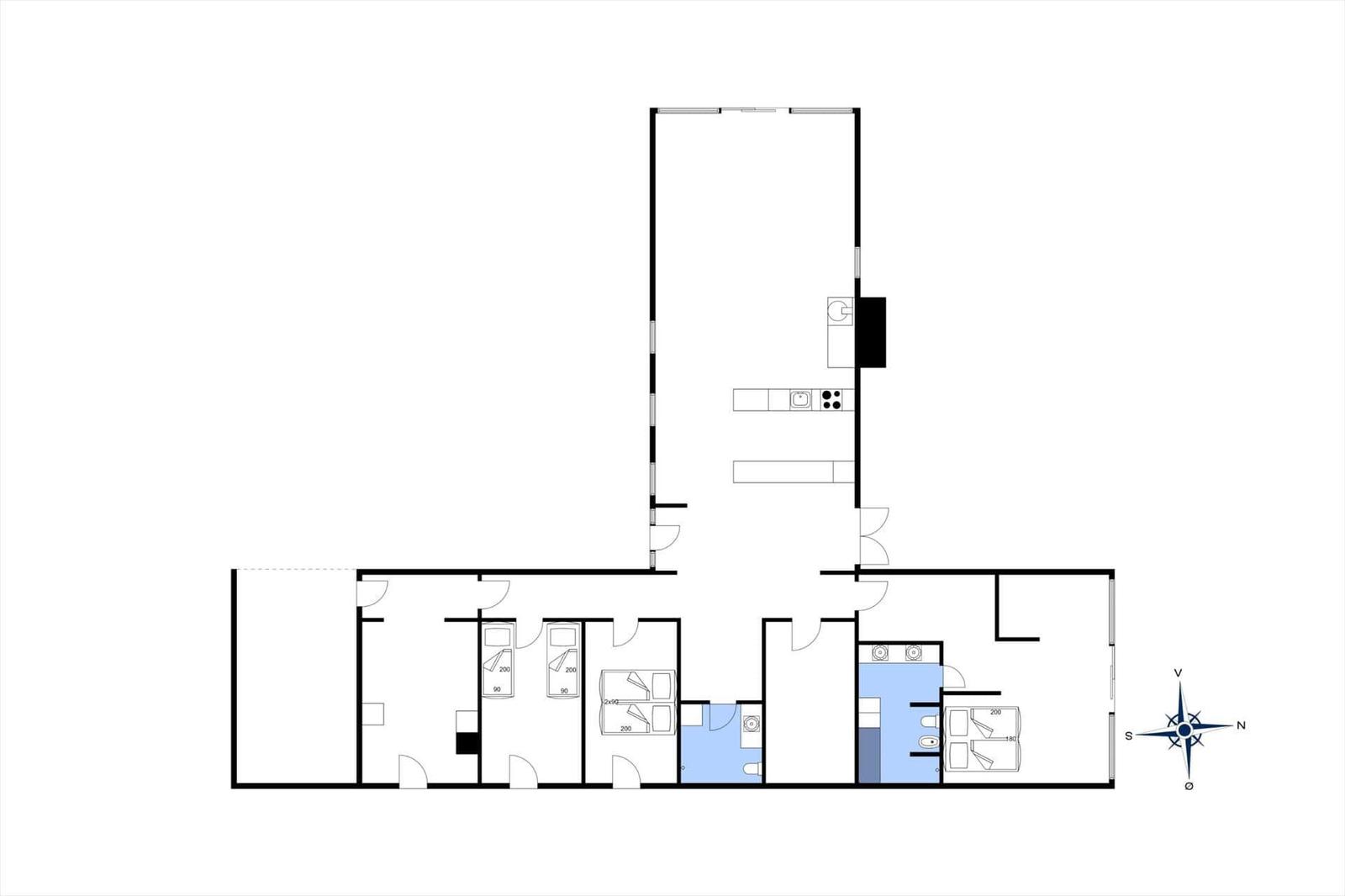 Wohnung mit drei Schlafzimmern, Küche und Bad. Orientierung mit Kompass.