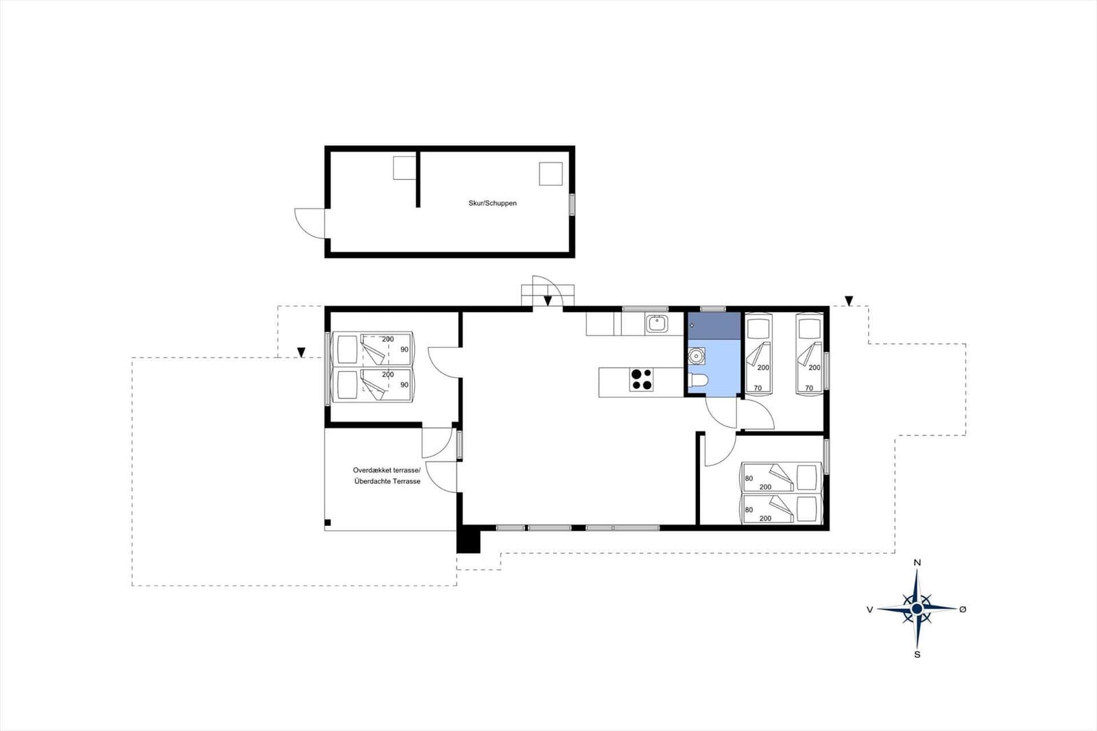 Apartment with kitchen, bedrooms, and covered terrace.