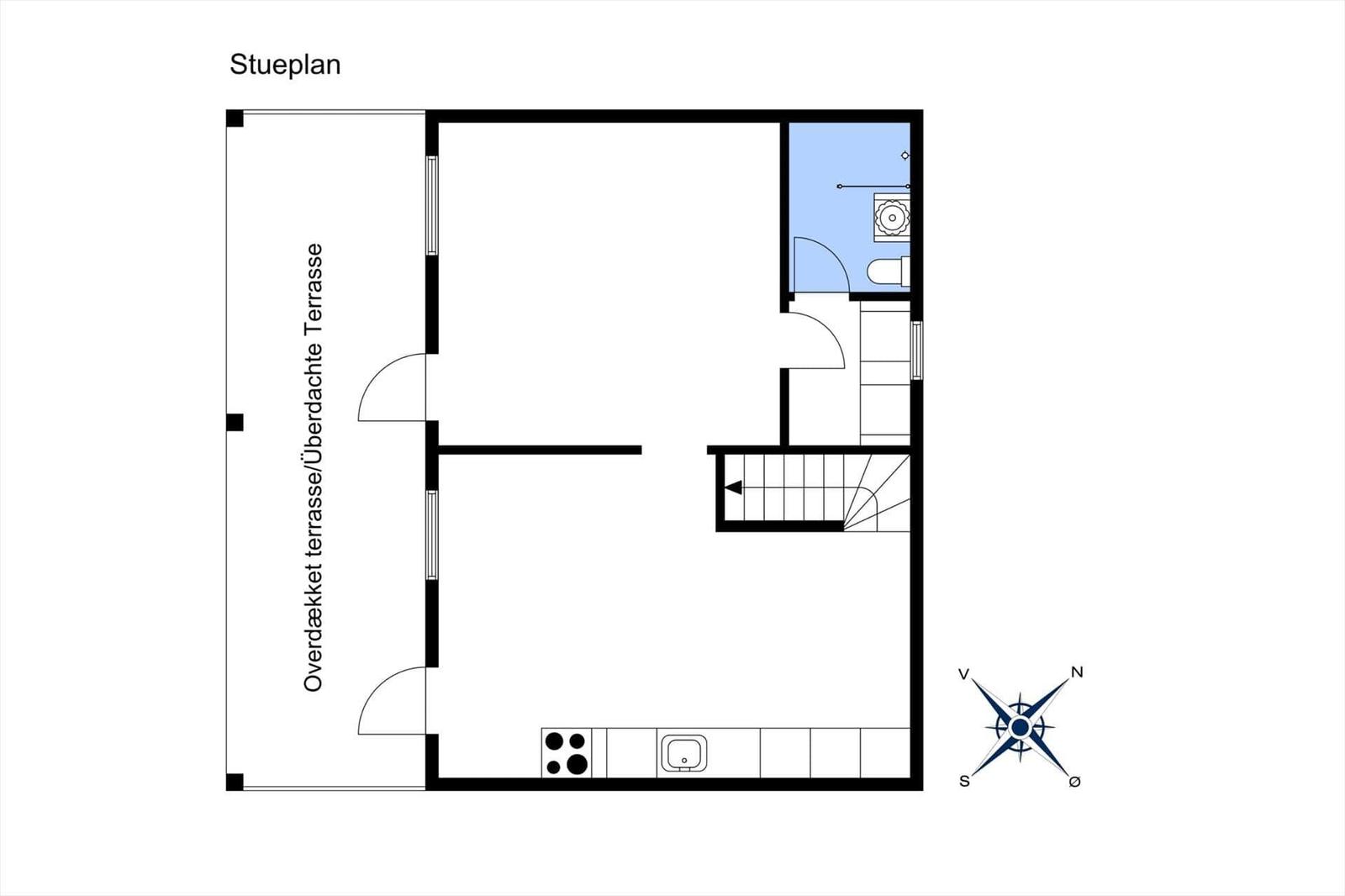 Floor plan with kitchen, bathroom, and covered terrace.