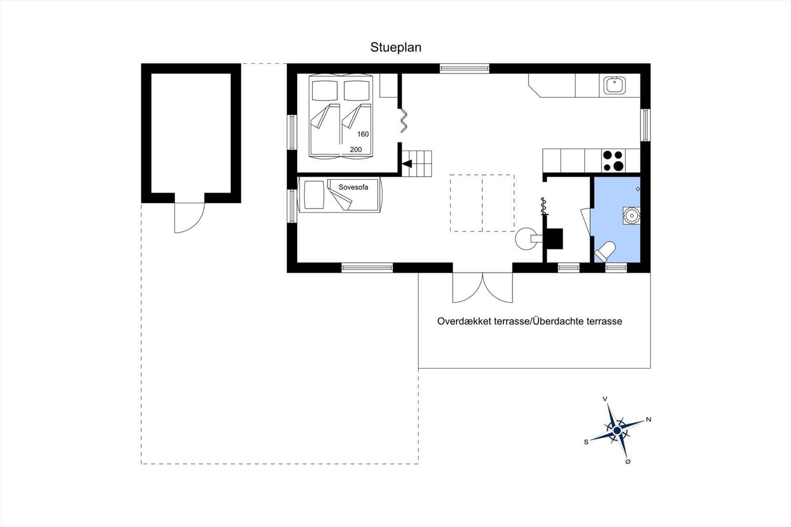 Funktionaler Grundriss mit Schlafzimmer, Küche und überdachter Terrasse.