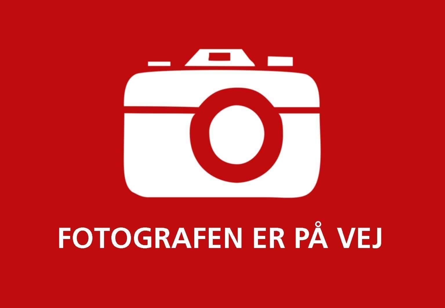 Fotograf wird noch aufgenommen.