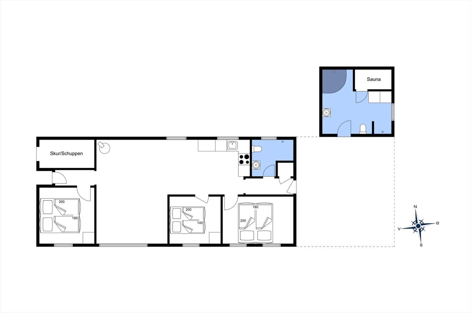 Wohnung mit drei Schlafzimmern, Küche und Sauna. Außenbereich mit Schuppen.