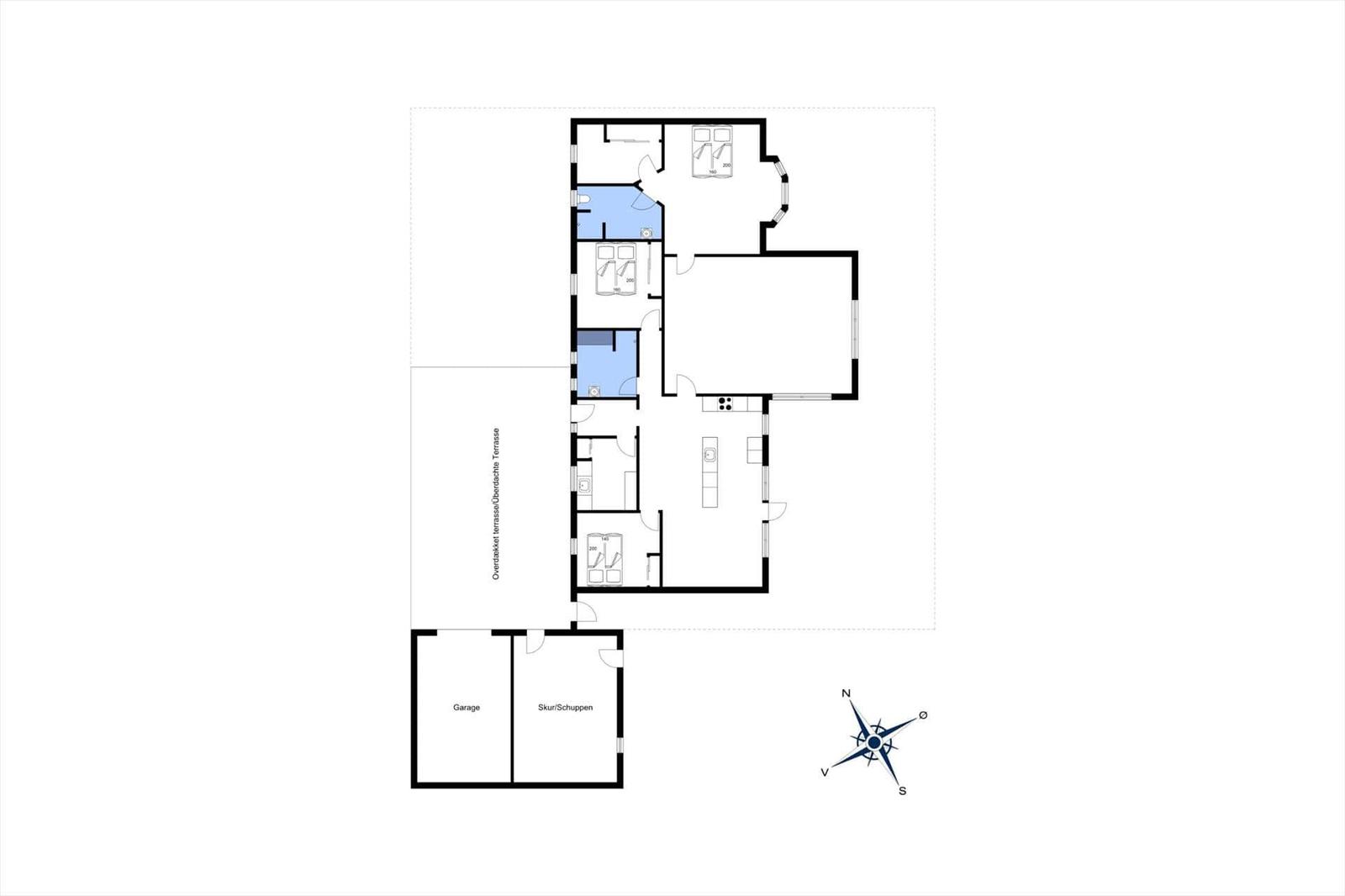 Wohnung mit drei Schlafzimmern, Küche und Garage. Überdachte Terrasse vorhanden.