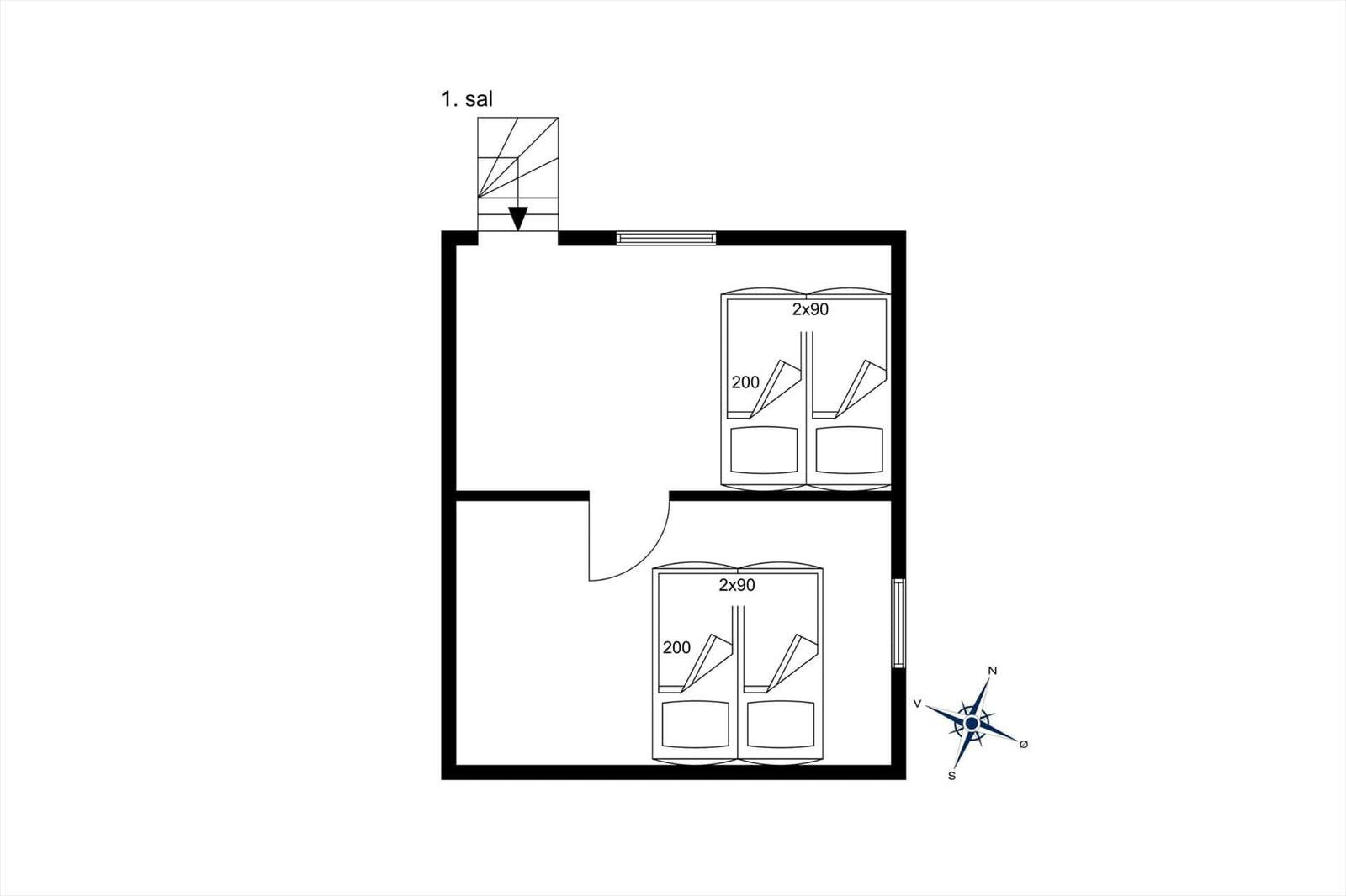 Apartment with two bedrooms and entrance. Includes compass and measurements.