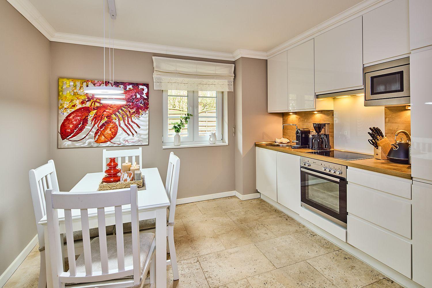 Küche mit 2. Essbereich