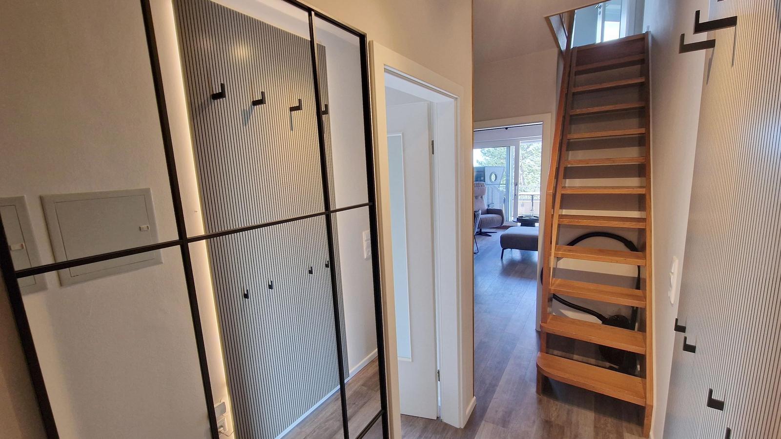 Treppe zum Schlafzimmer 2 und 3...