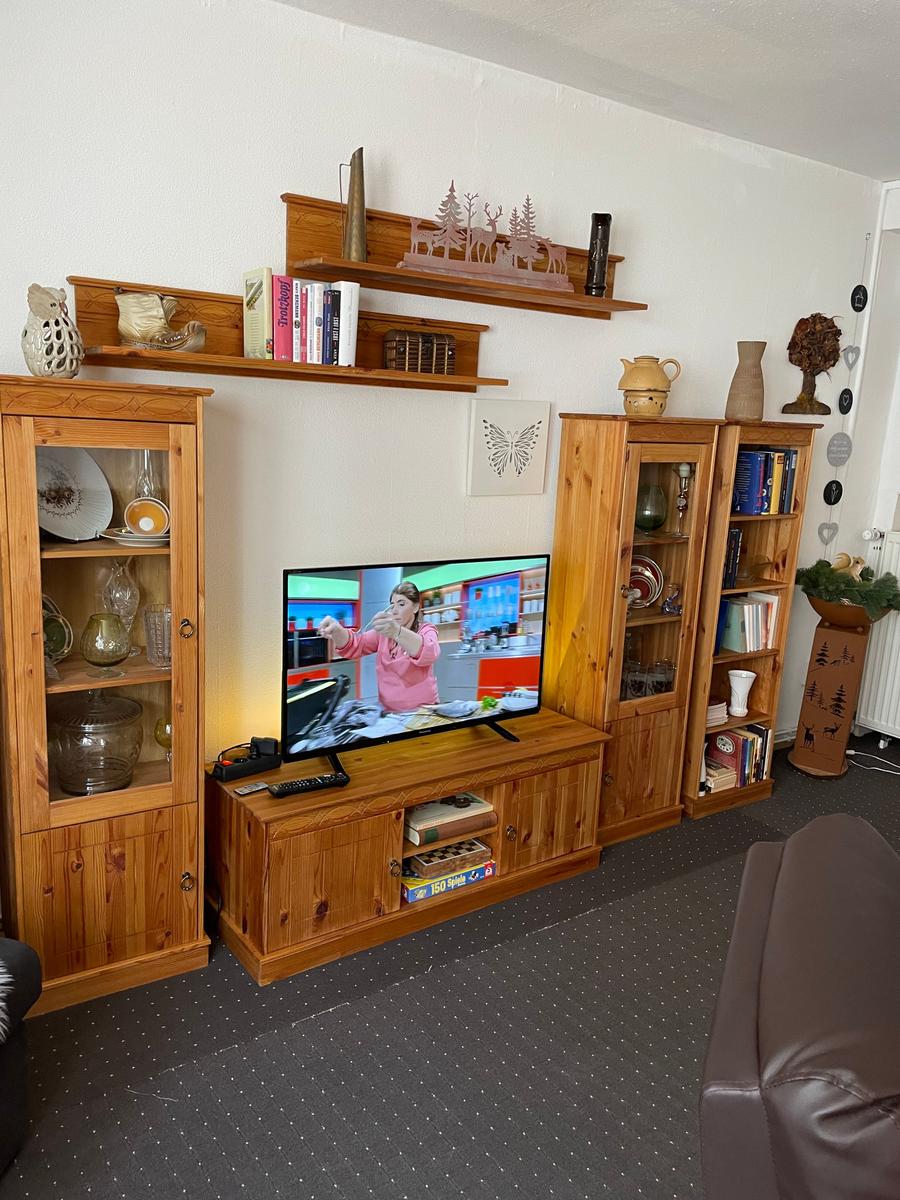 Wohnzimmerschrank mit TV