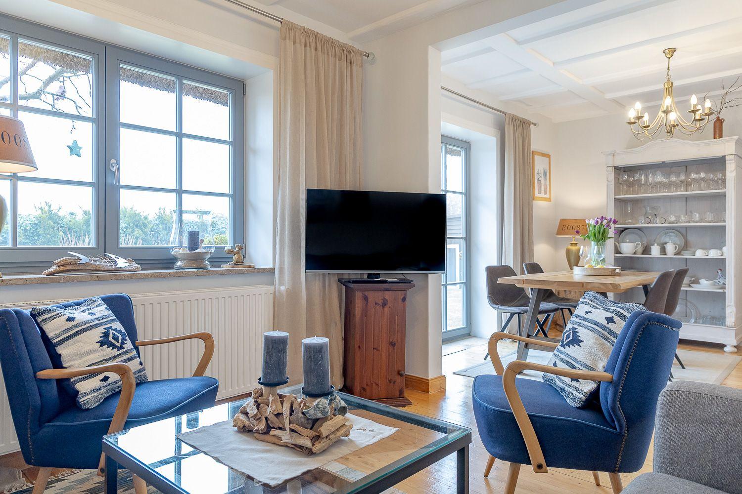 Wohnzimmer mit Fernseher