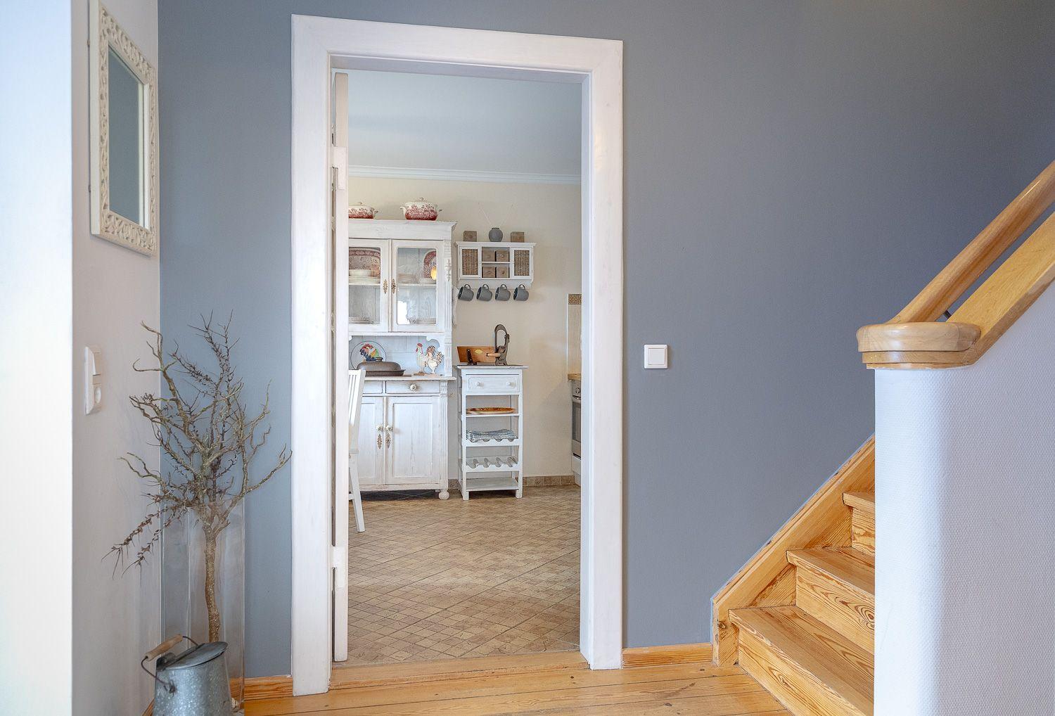 Diele mit Zugang zur Küche