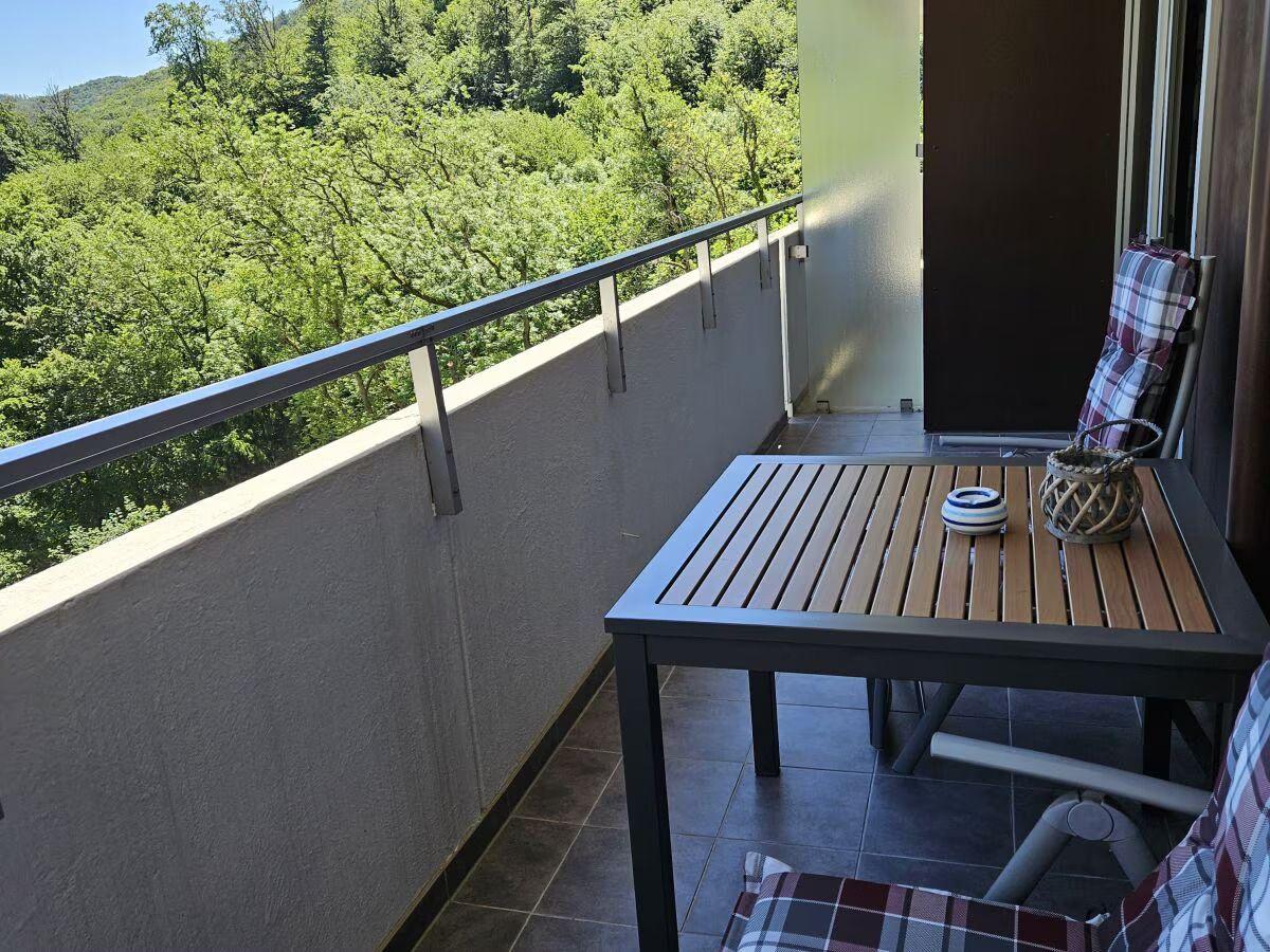 Der Balkon mit Blick ins Grüne