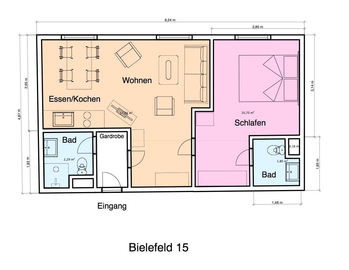 Wohnung mit Schlafzimmer, Küche und zwei Bädern. Flur mit Garderobe.