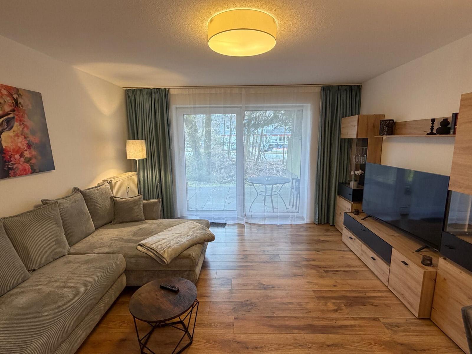 Wohn-/Schlafbereich mit offener Küche