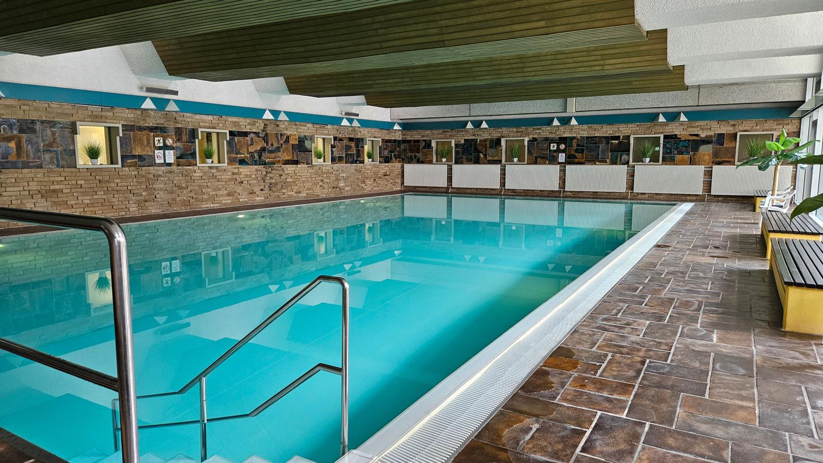 Das Schwimmbad (10 X 20 m)