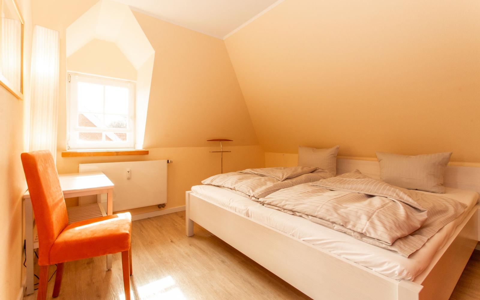 Schlafzimmer 2...