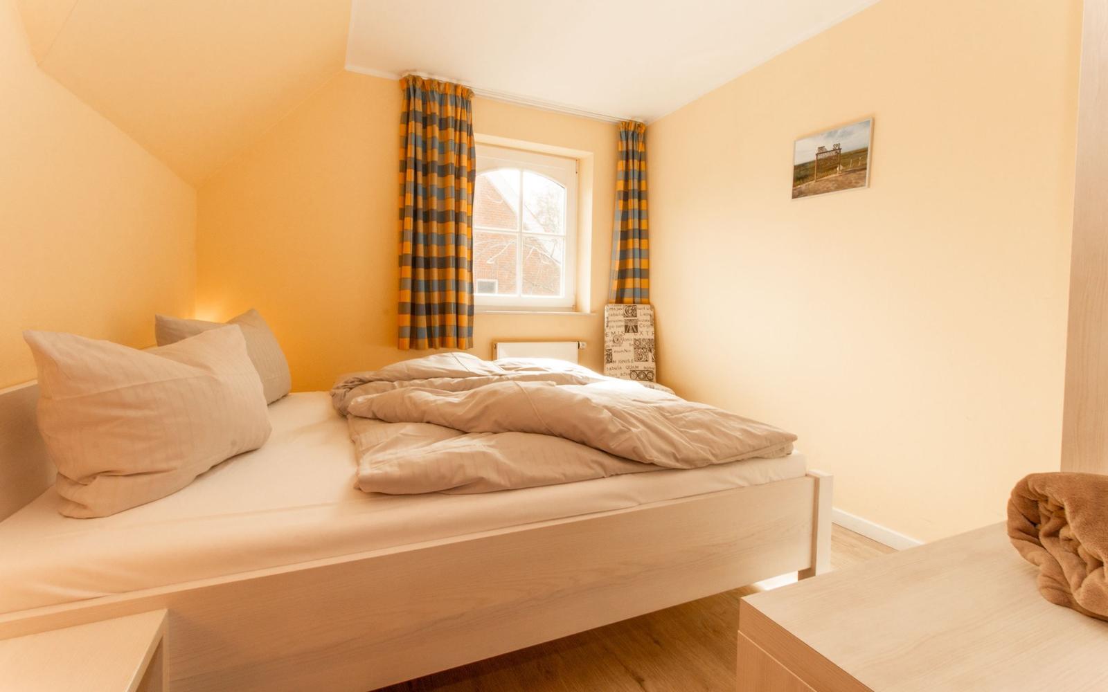 Schlafzimmer 1...