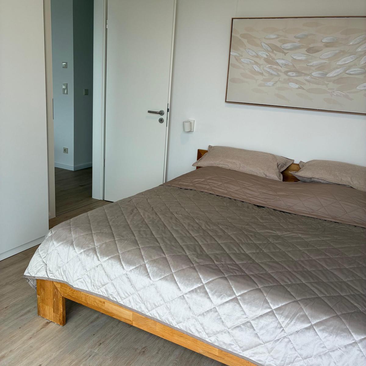 Großes Schlafzimmer (Matratzenmaß 2 x 90 x 200)