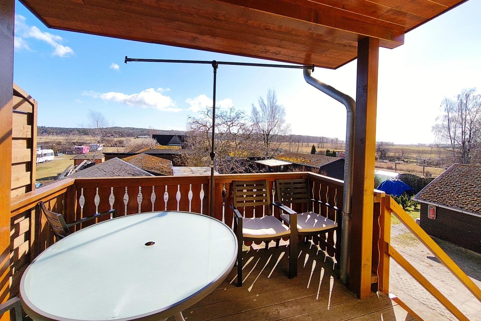 Möblierter Außenbereich im Obergeschoss zum Entspannen