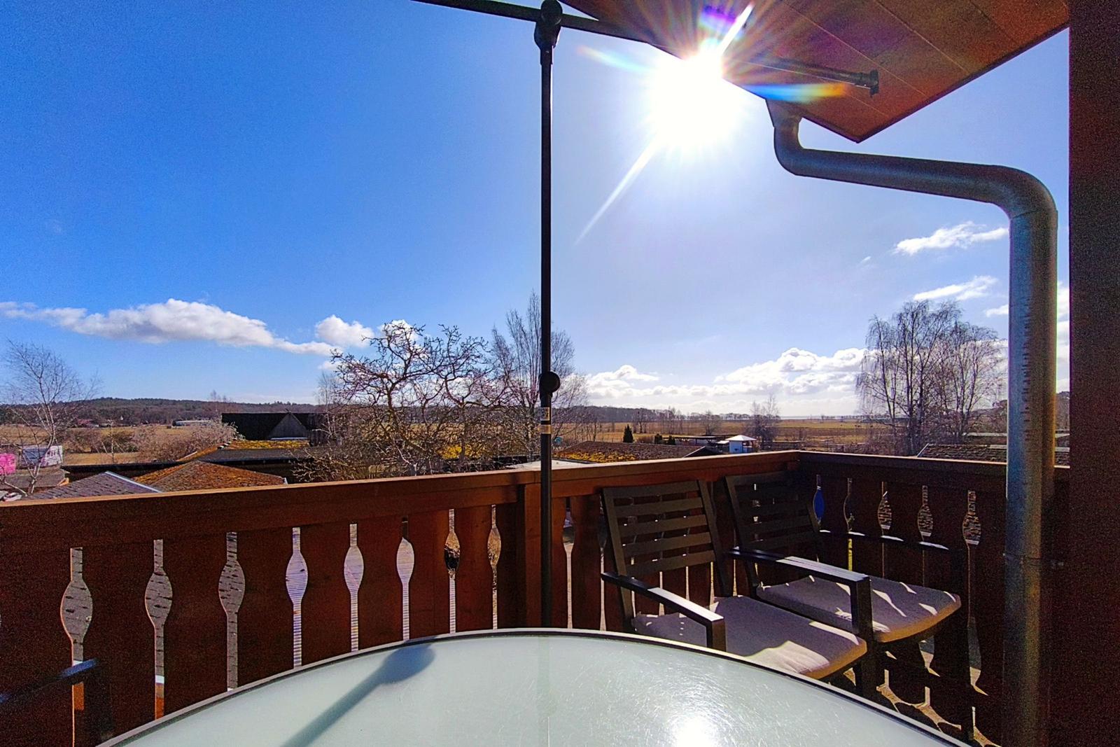 Privater Balkon der Ferienwohnung für ruhige Urlaubsstunden