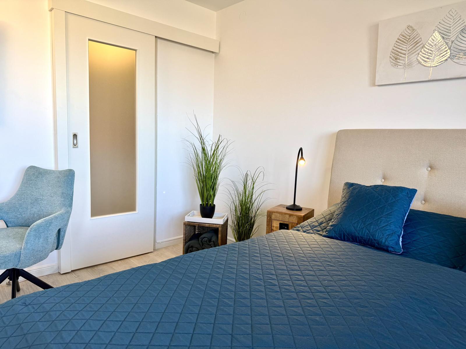 Wohn- und Schlafzimmer