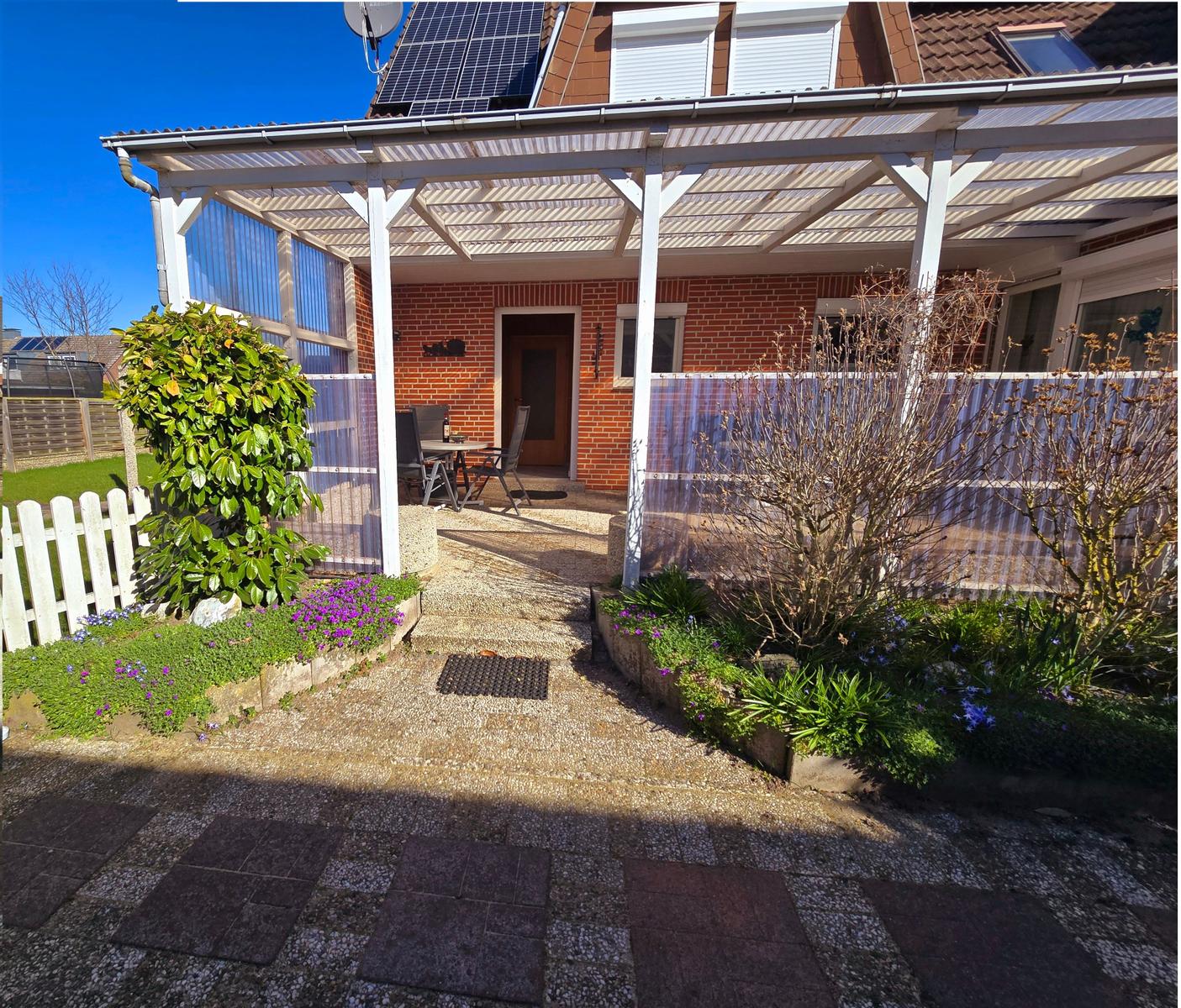 Eingang / Terrasse