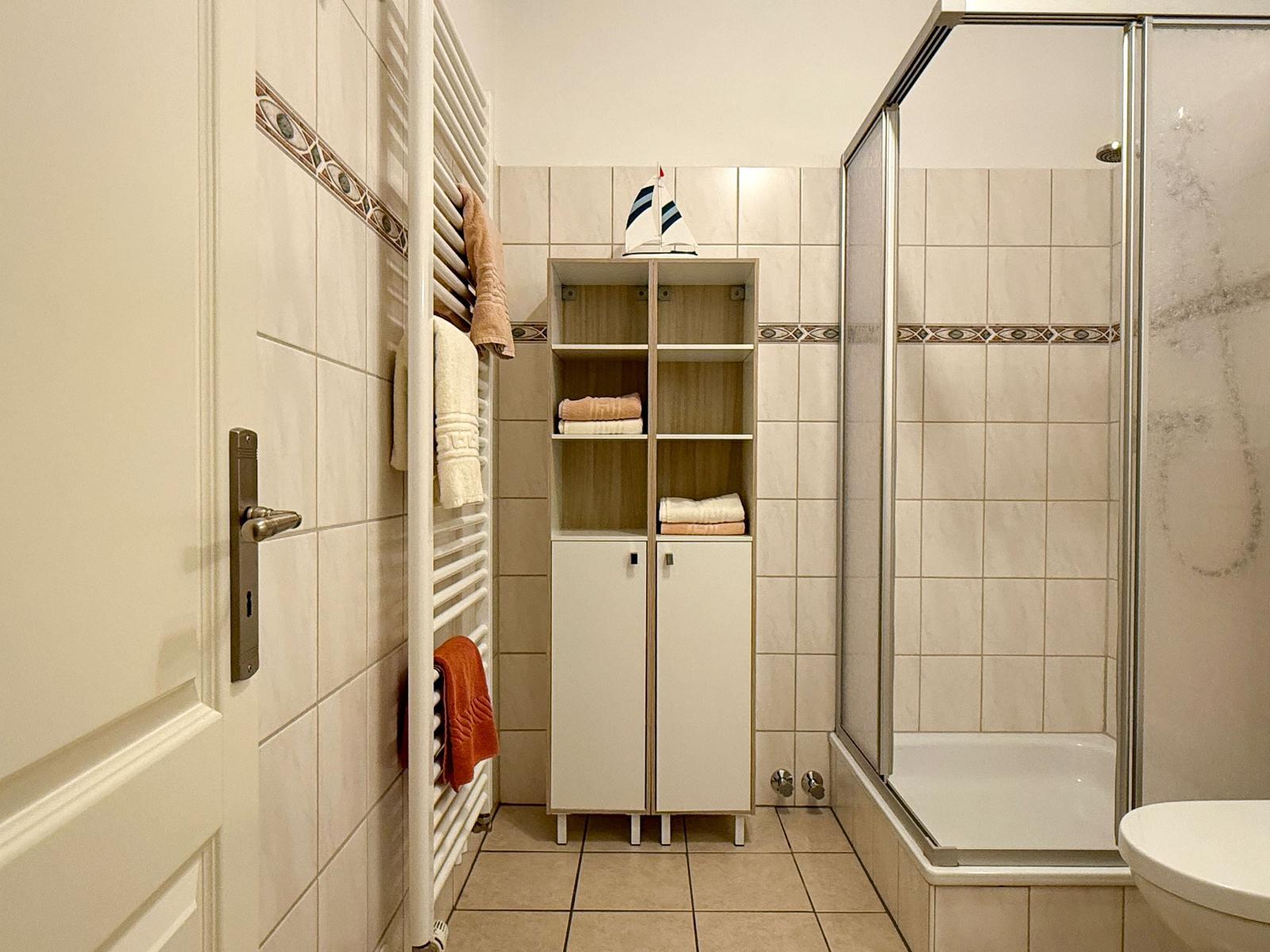 Badezimmer mit Dusche...