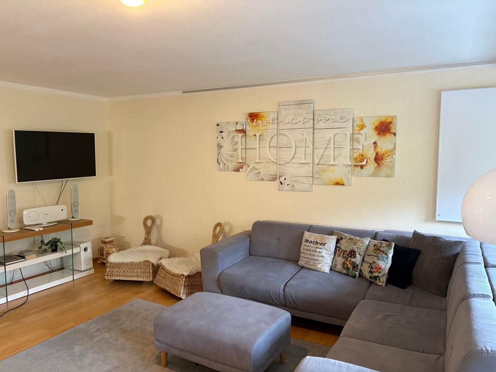 Wohn-/Essbereich mit offener Küche