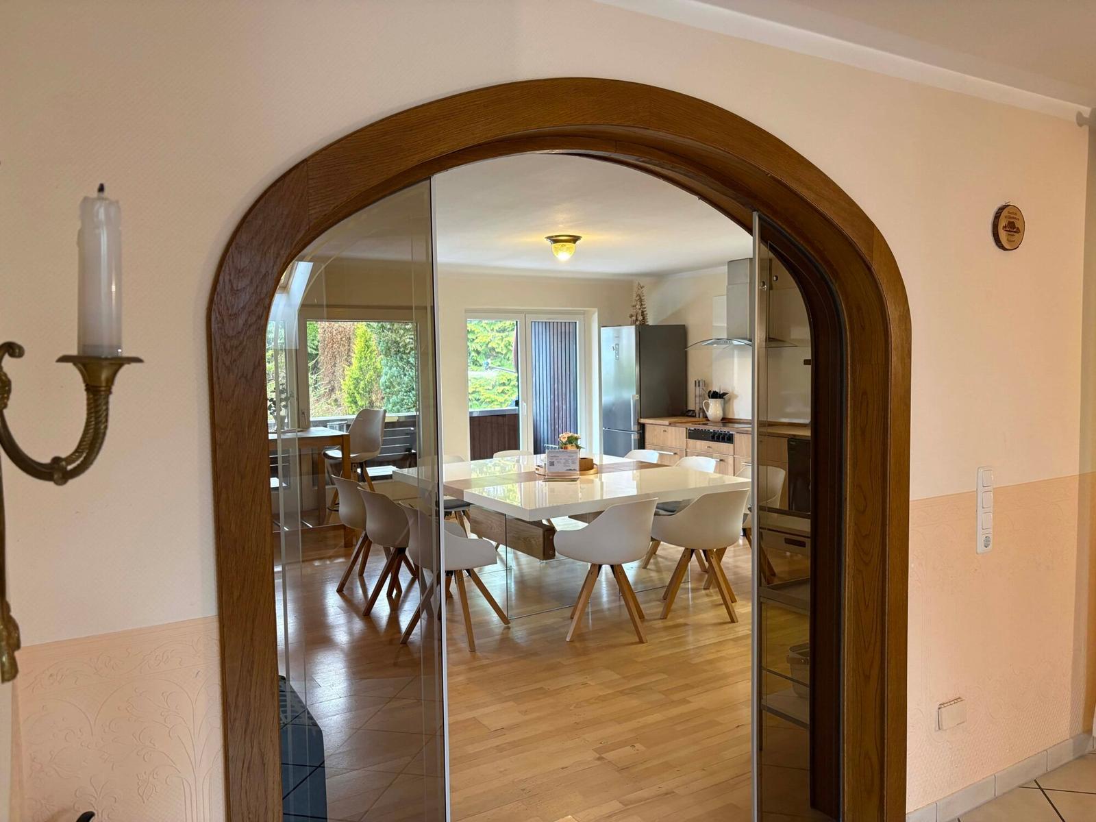 Wohn-/Essbereich mit offener Küche