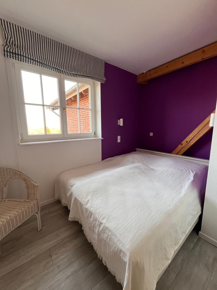 Schlafzimmer 1