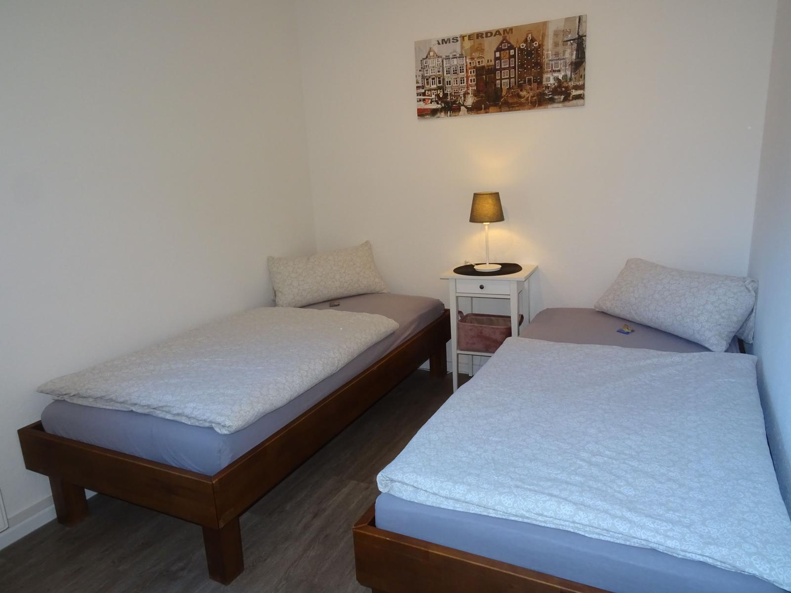 Schlafzimmer Ferienwohnung 6 mit 2 Betten