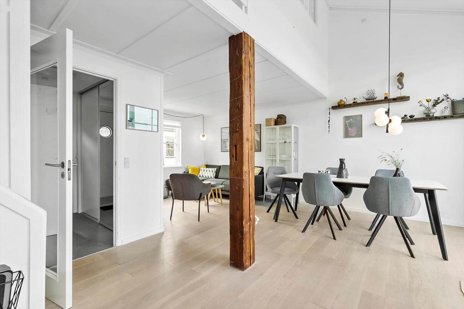 Kitchen/family room