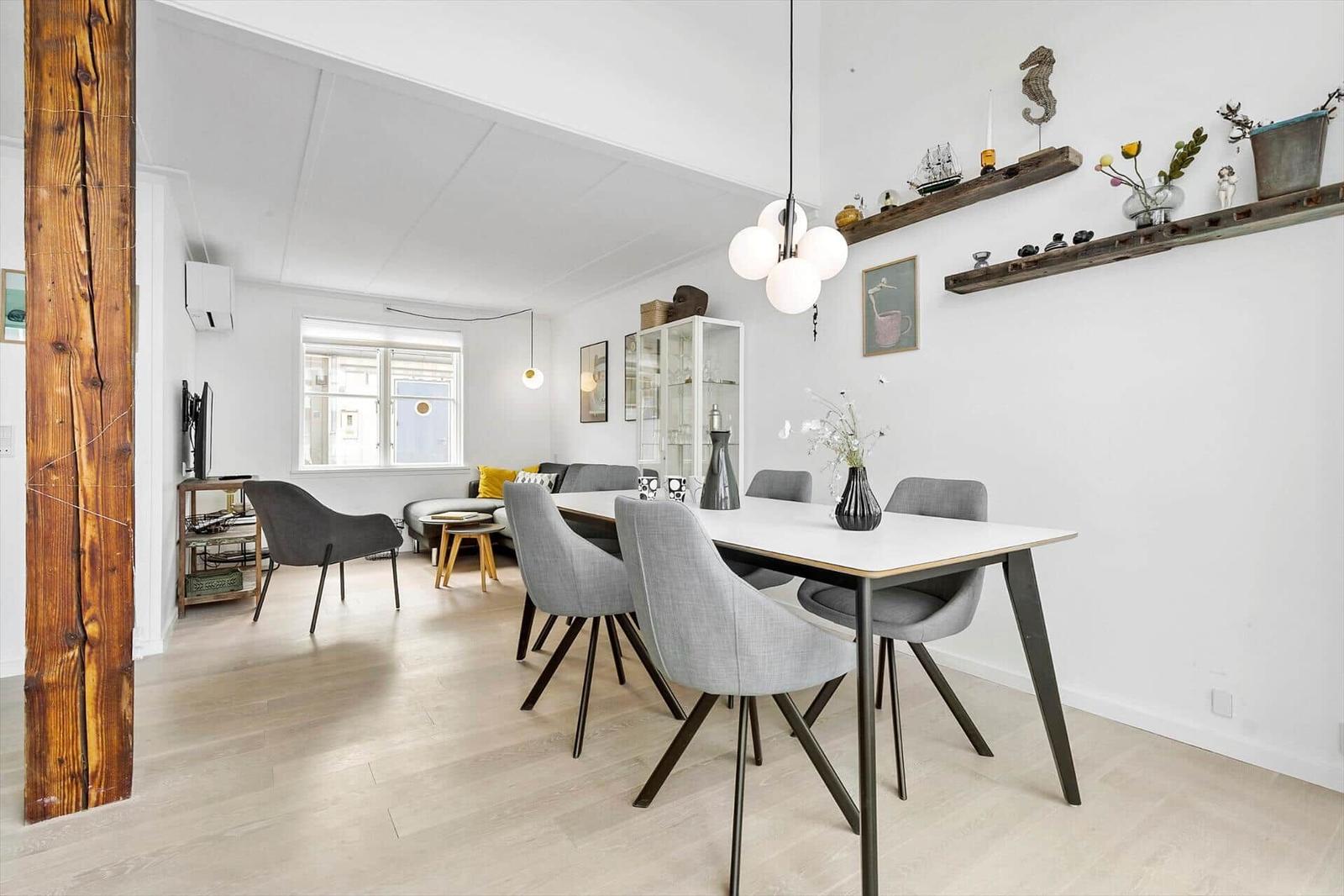 Kitchen/family room