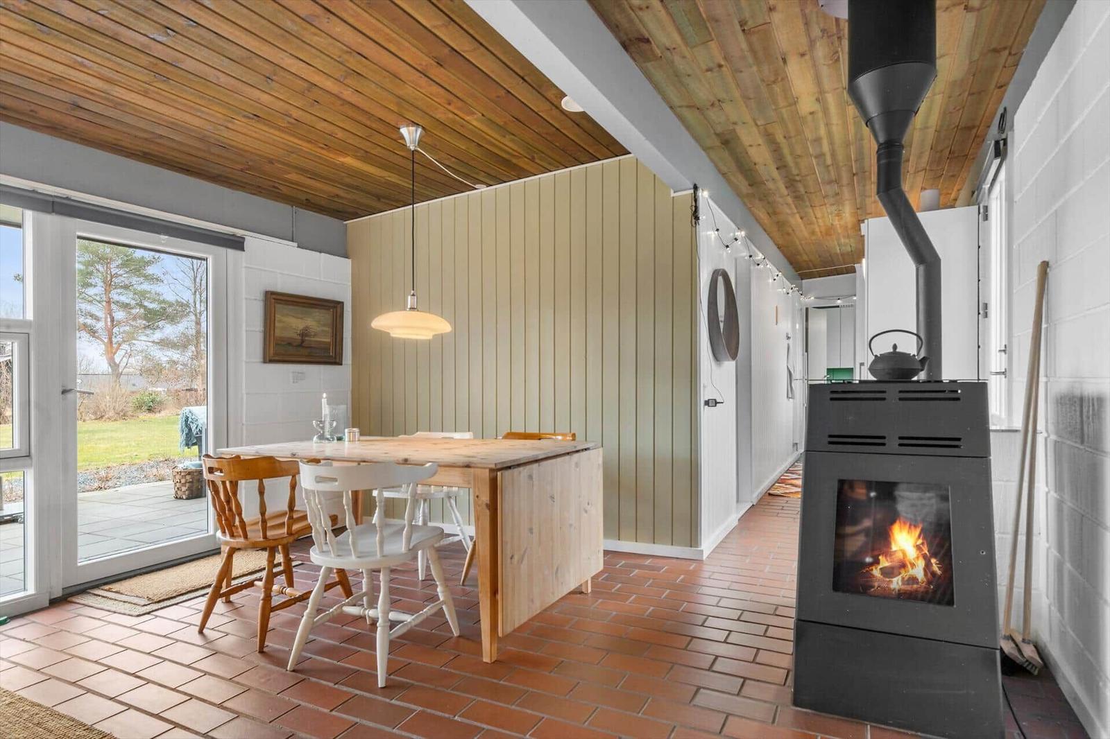 Kitchen/family room