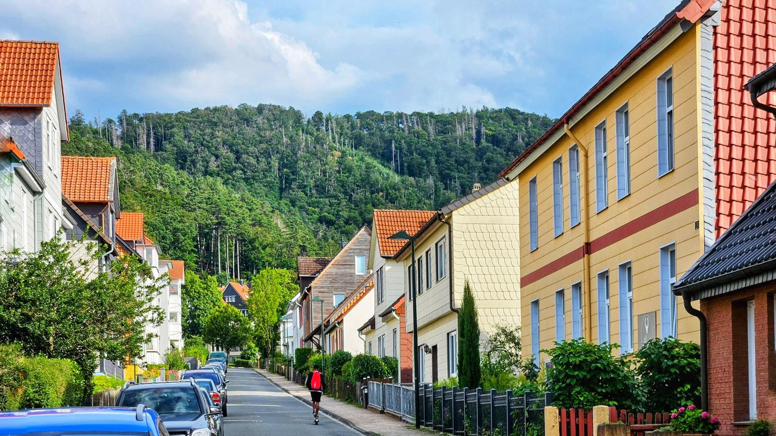 in bester Lage zur Stadt und zu den Bergen - kostenfreier Parkplatz und Garten inklusive
