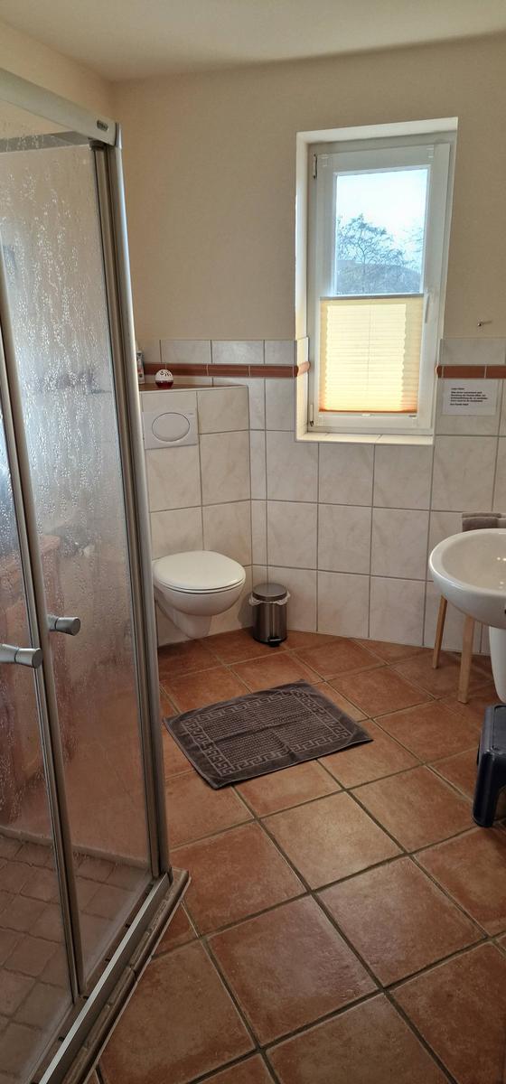 Bad mit Dusche / WC...