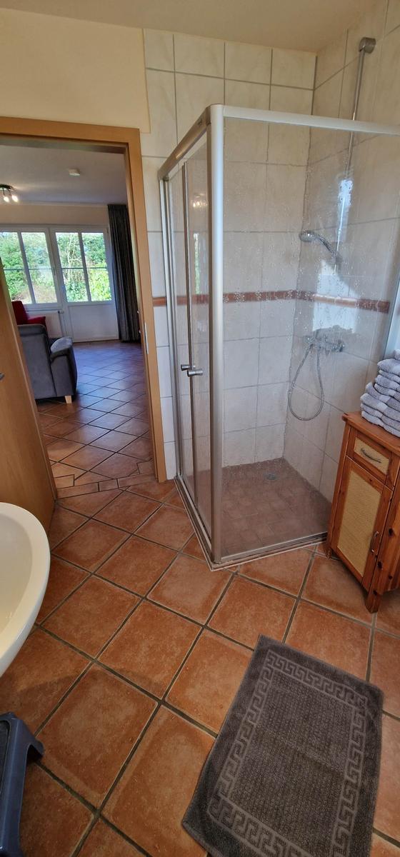 Bad mit Dusche / WC...