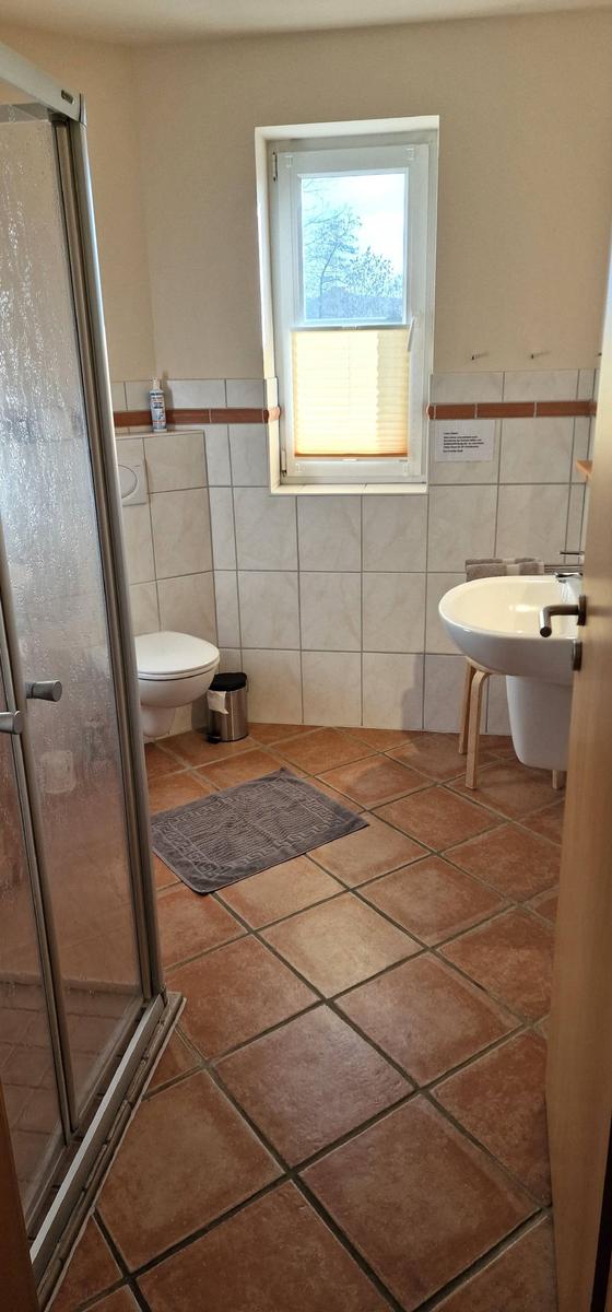 Bad mit Dusche / WC...
