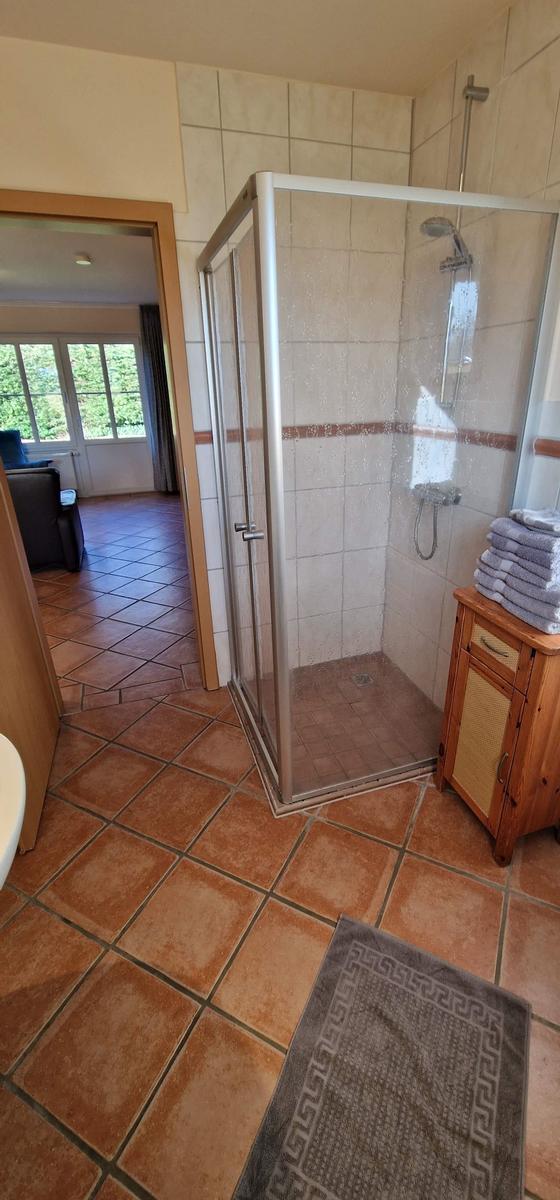 Bad mit Dusche / WC...