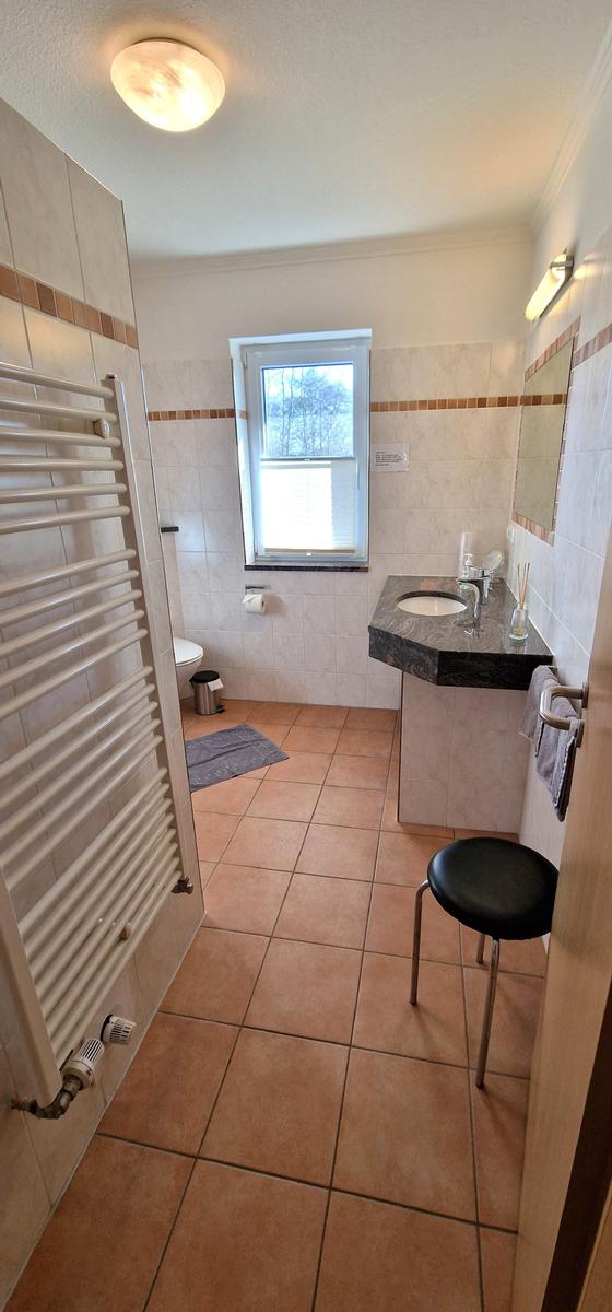 Bad mit Dusche / WC...