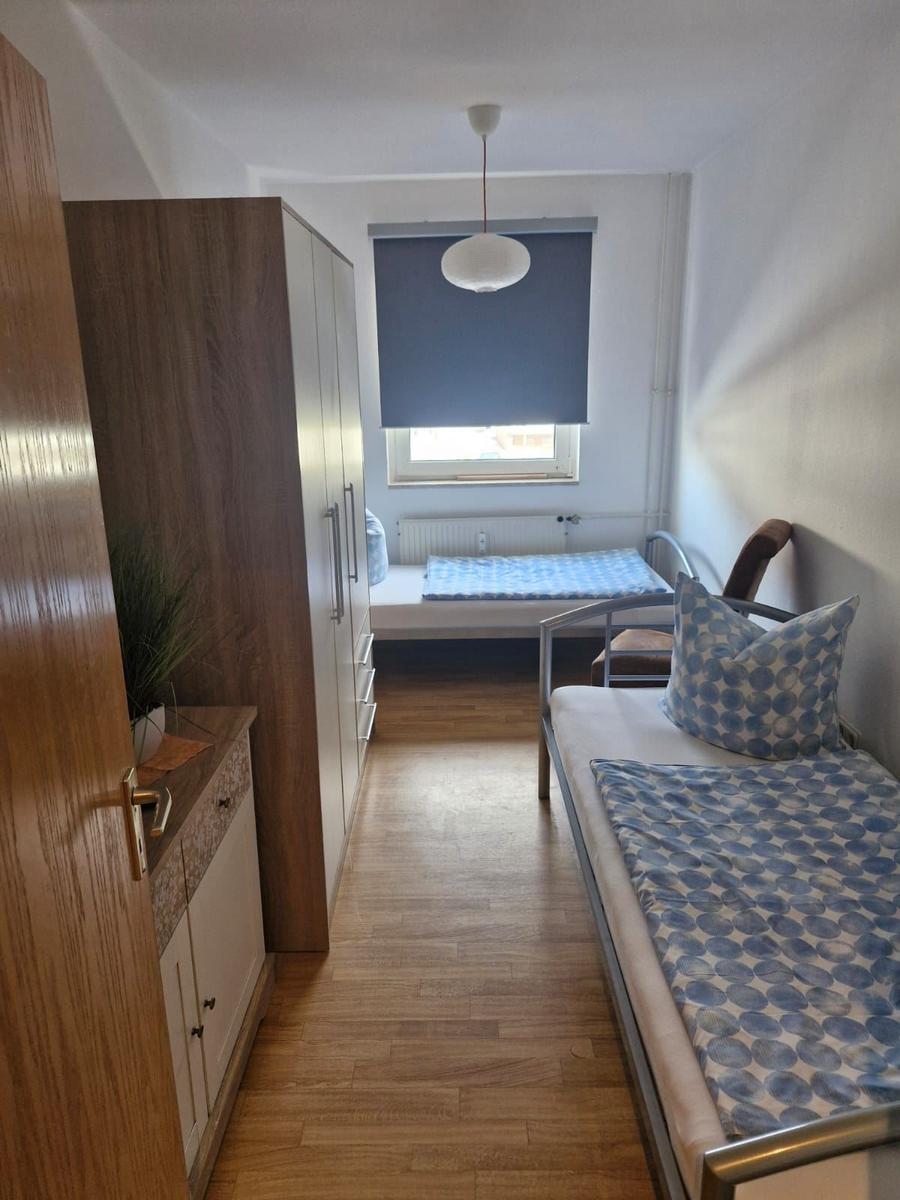 Schlafzimmer 1 mit 2 Einzelbetten...
