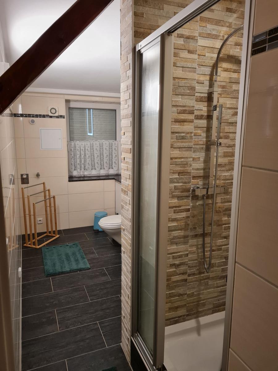 Bad mit Dusche...