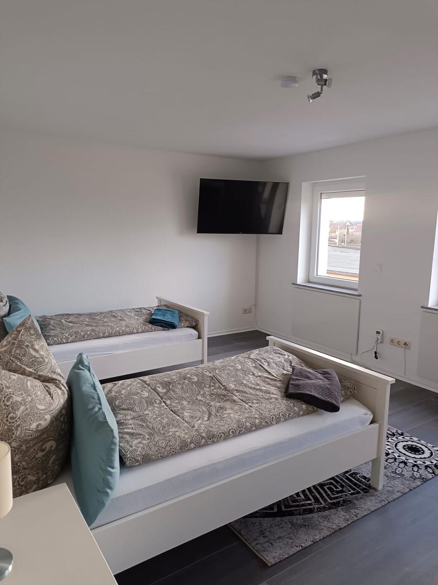 Schlafzimmer 1...