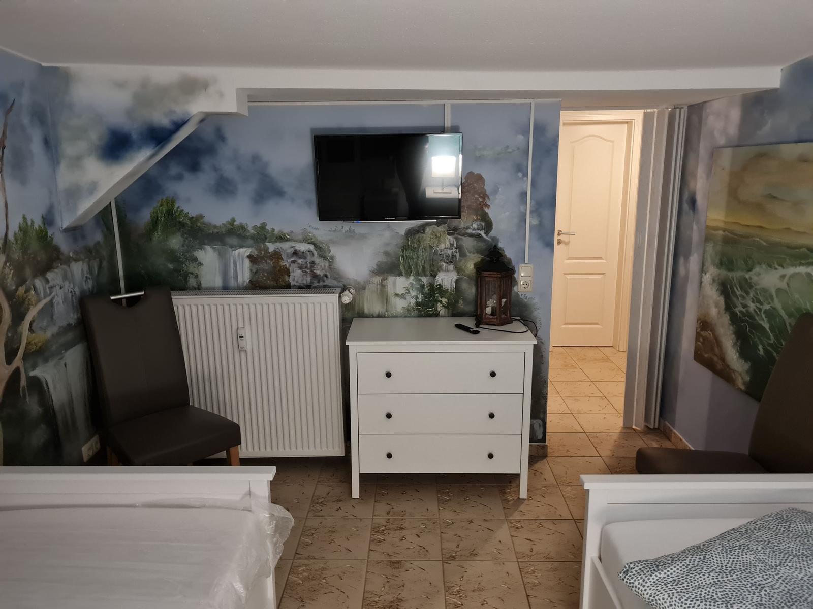 Schlafzimmer 6 mit 2 Einzelbetten...