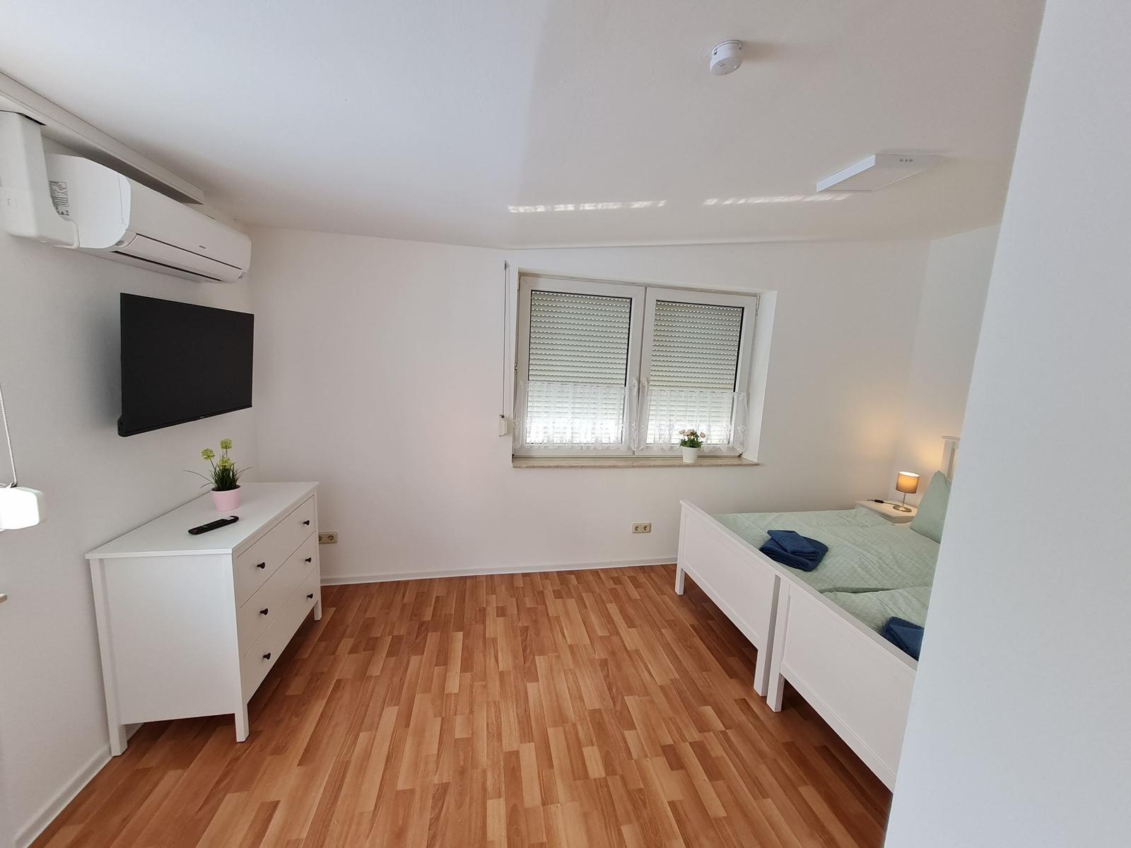 Schlafzimmer mit 2 Einzelbetten...