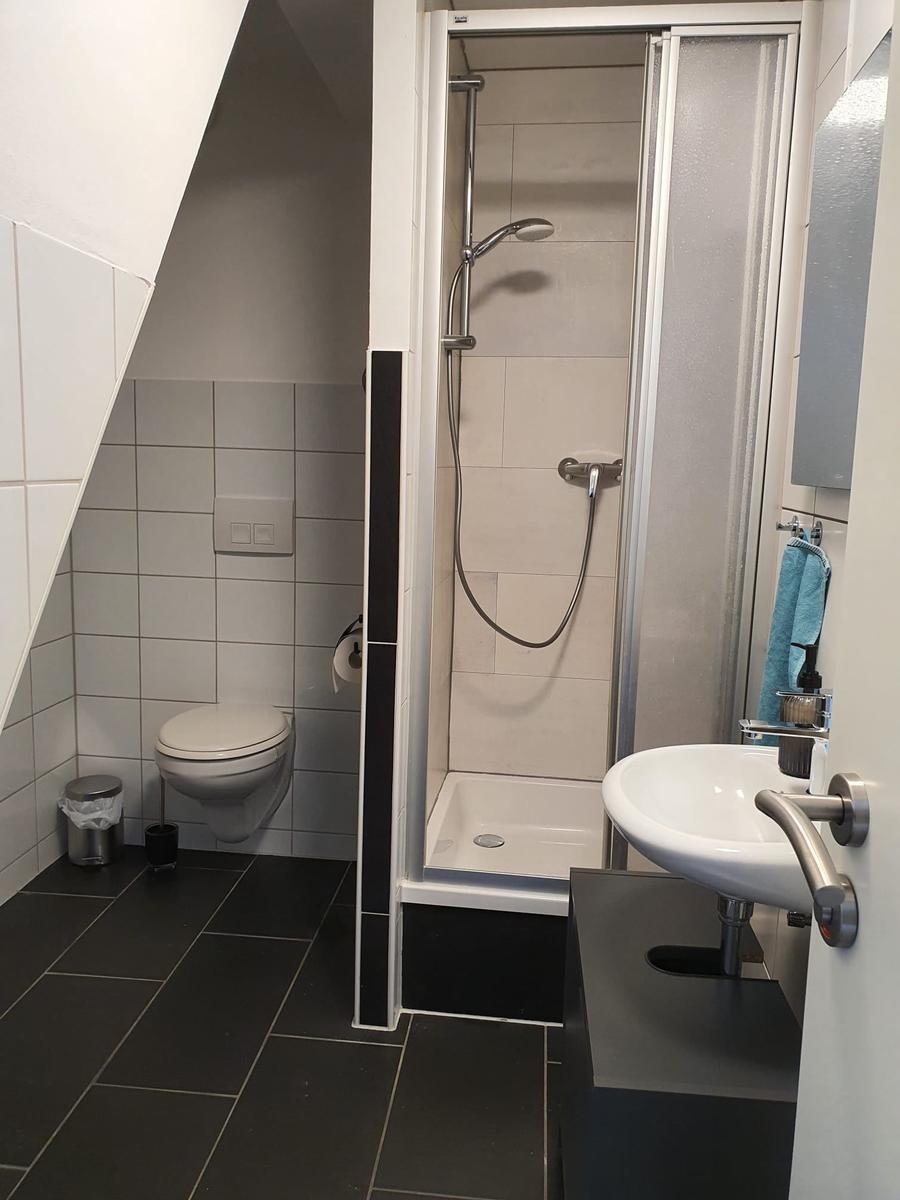 Bad mit Dusche...